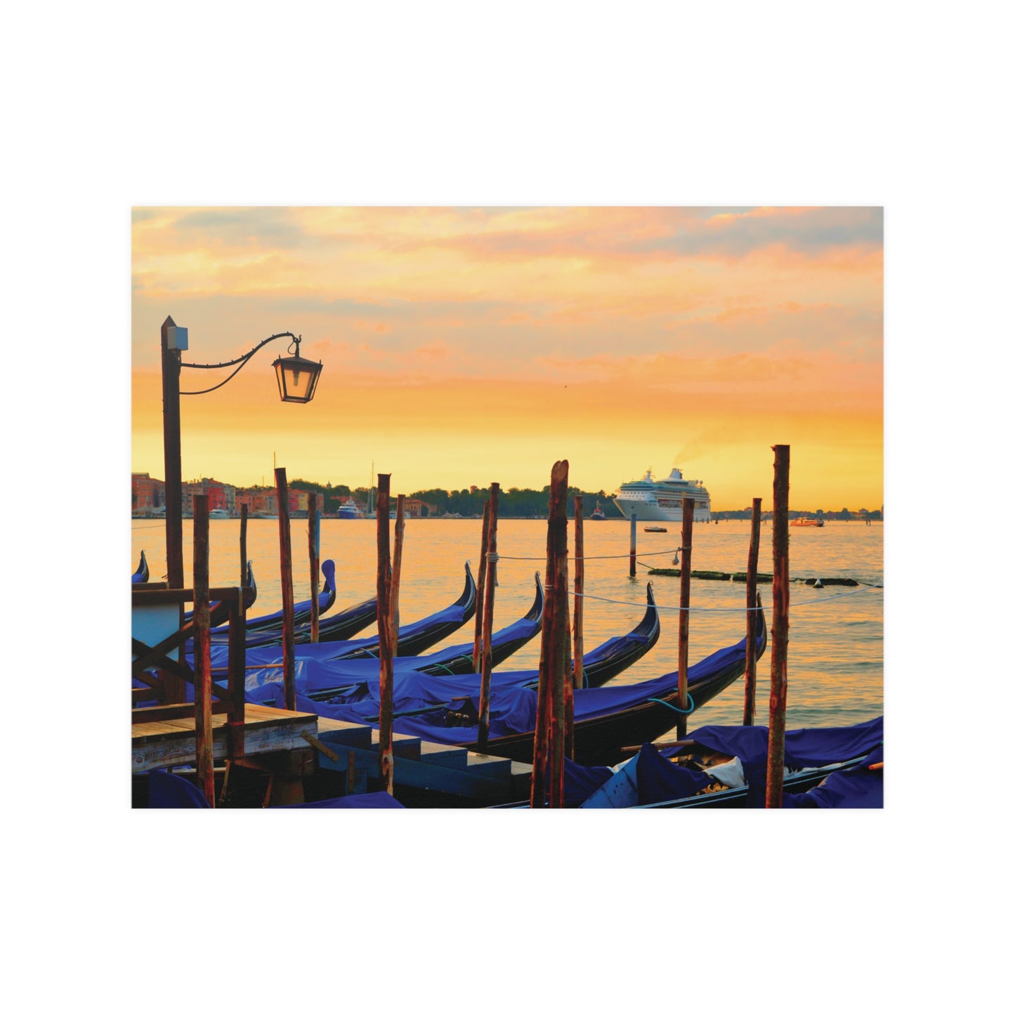 VENICE PHOTOGRAPH: GONDOLAS AT DAWN